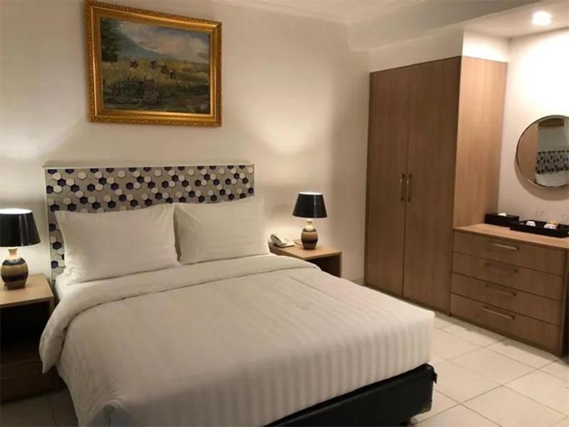 Bening Boutique Hotel Managed By Salak Hospitality Bekasi Exterior foto