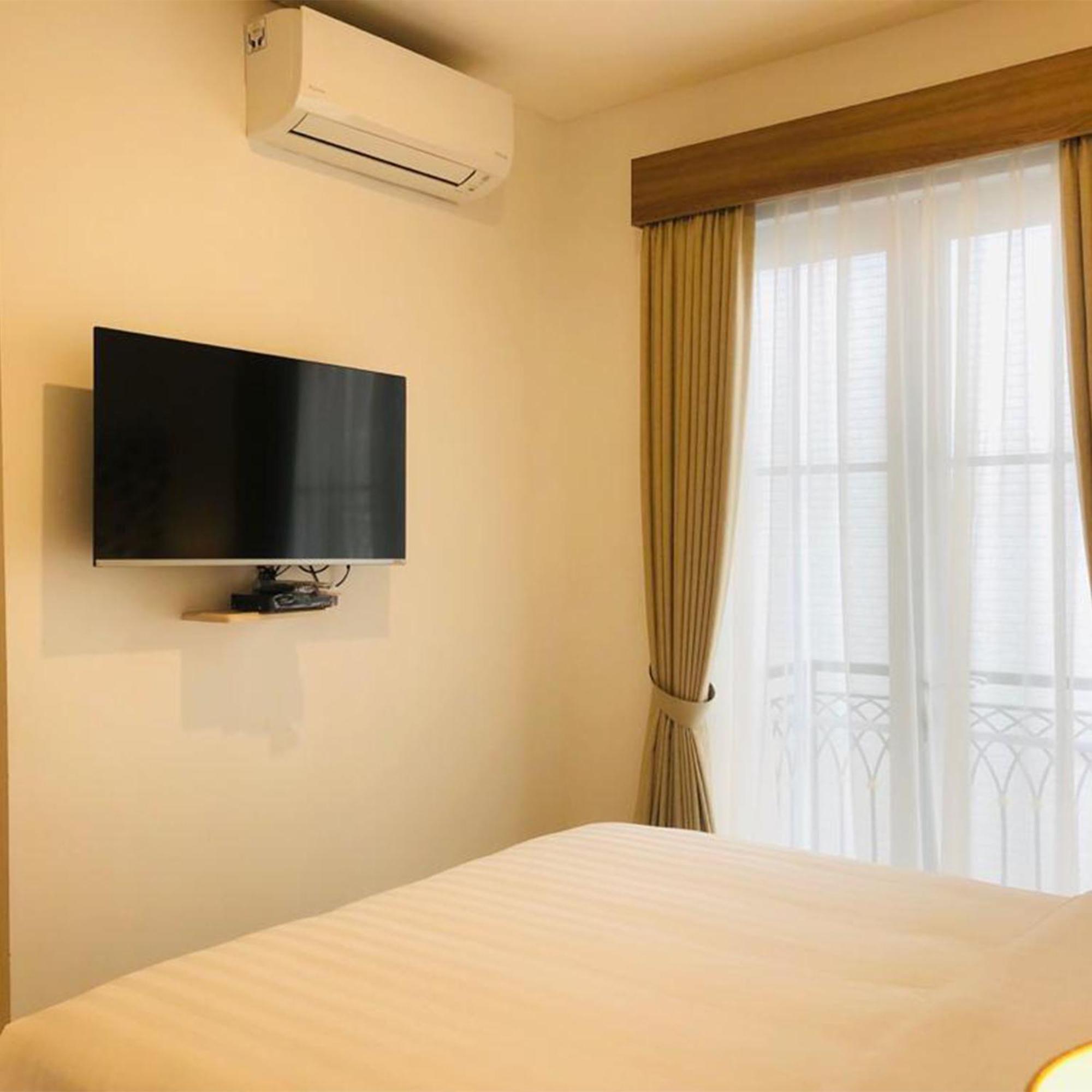 Bening Boutique Hotel Managed By Salak Hospitality Bekasi Exterior foto